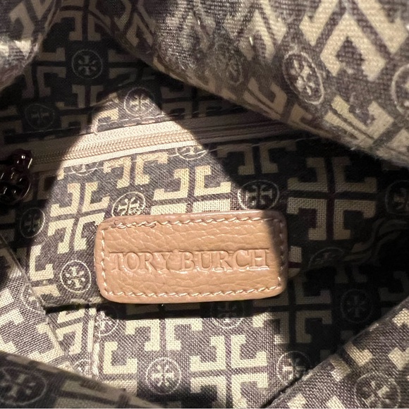 Tory Burch leather crossbody foldover bag in camel - Picture 13 of 16
